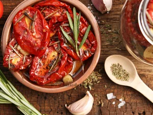 Kuru Domates Salatası