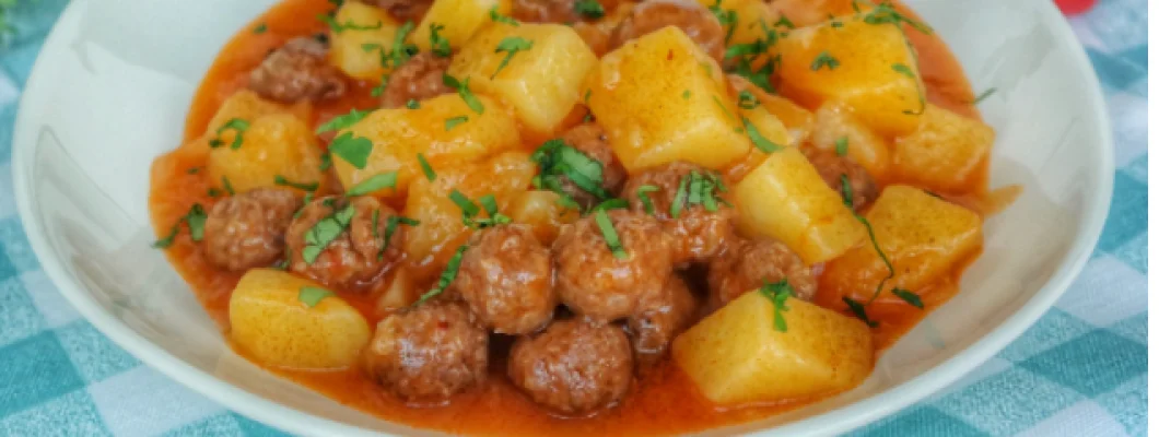 Patatesli Sulu Köfte Yemeği