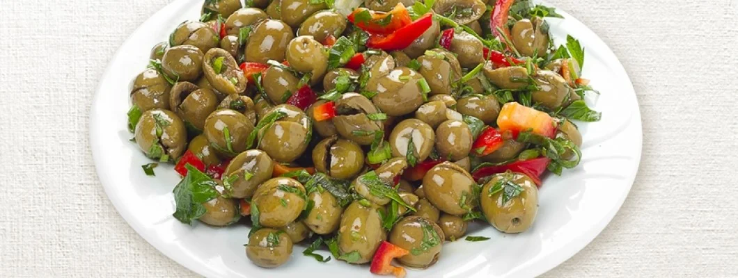 Zeytin Salatası Tarifi